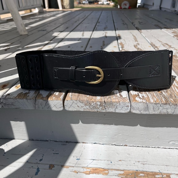 Beltiscool Brand Black Leather Expandable Belt in S/M - Picture 11 of 11